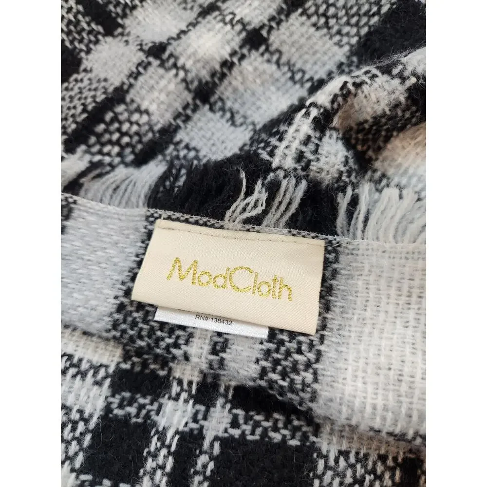 ModCloth black & white large plaid blanket scarf, shawl, throw wrap‎ 10% acrylic